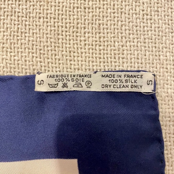 Hermès Pocket Square - Picture 3 of 3